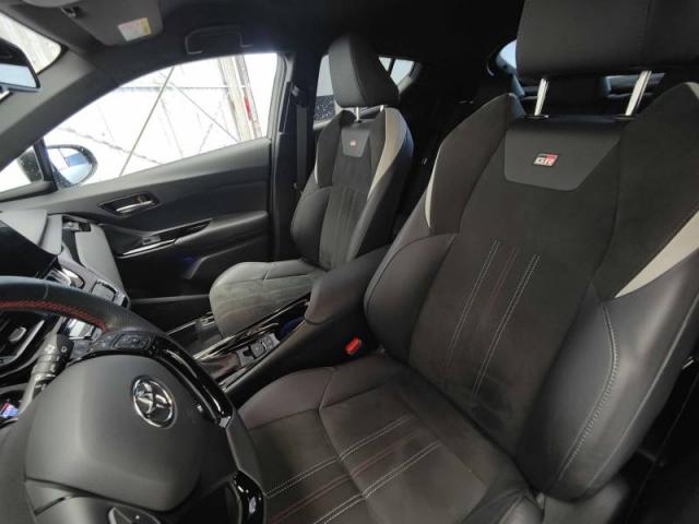Toyota C-Hr image 5