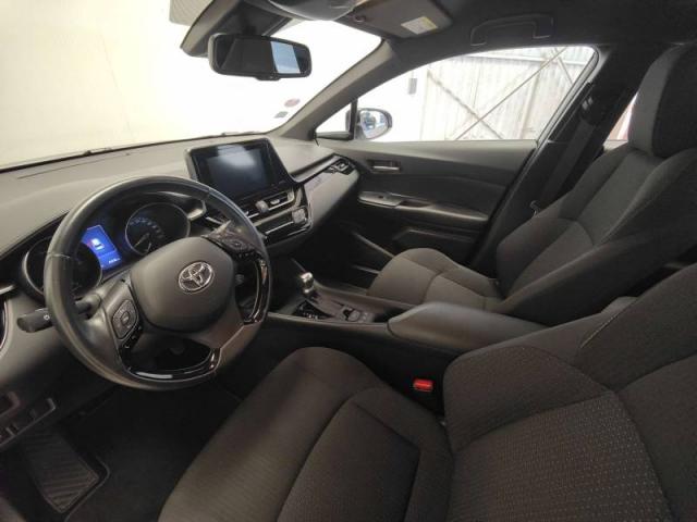 Toyota C-Hr image 9