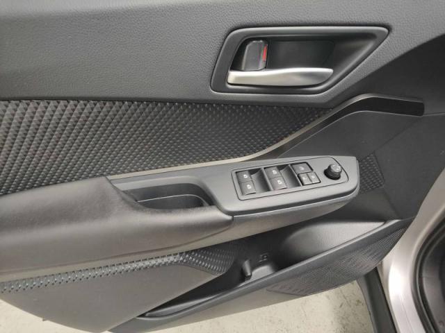 Toyota C-Hr image 5