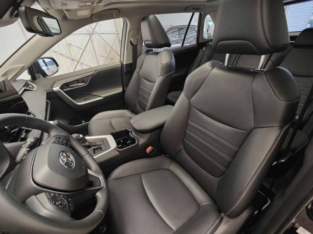 Toyota Rav4 image 2