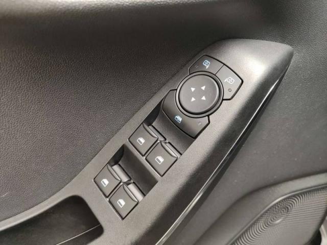 Ford Fiesta image 2