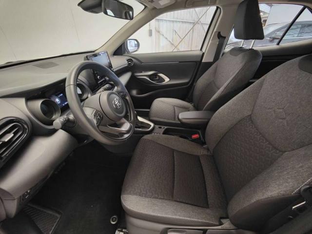 Toyota Yaris image 2