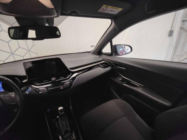 Toyota C-Hr image 1