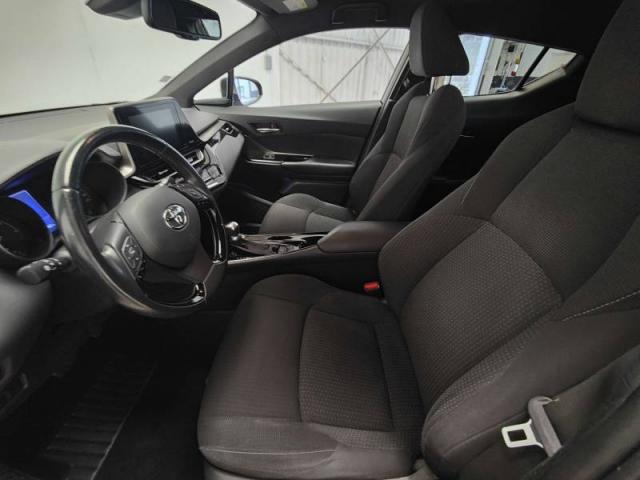 Toyota C-Hr image 6