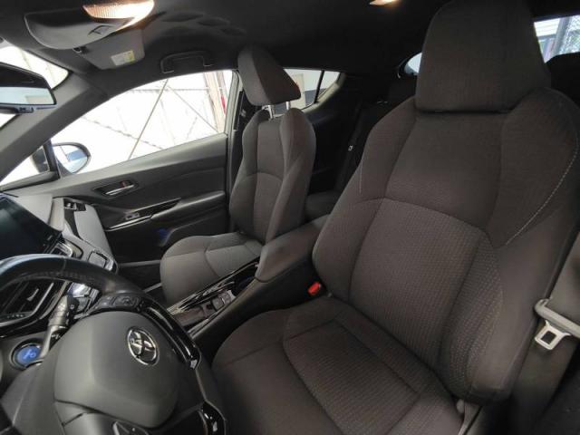 Toyota C-Hr image 7