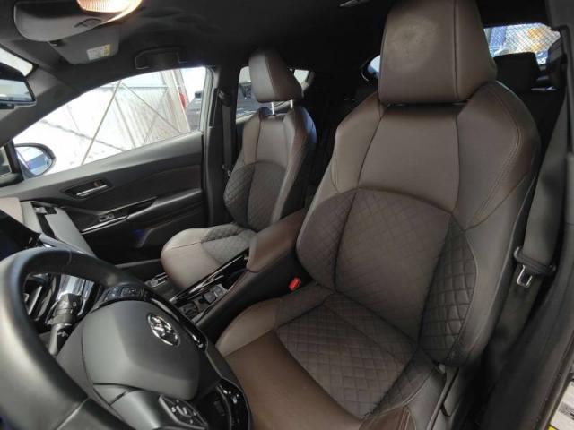 Toyota C-Hr image 6