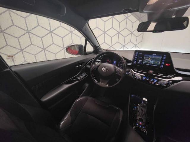 Toyota C-Hr image 6
