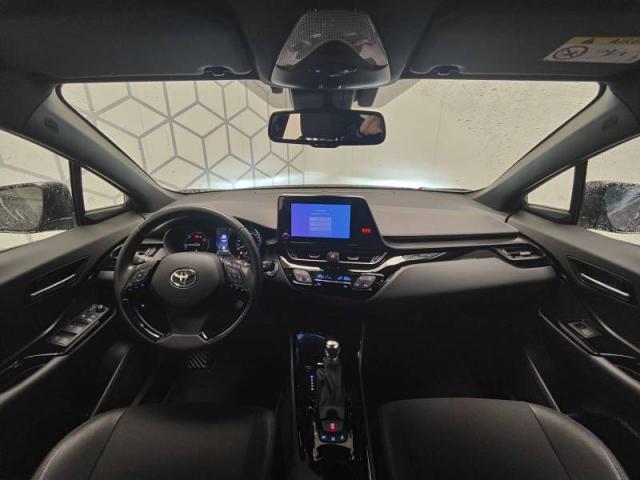 Toyota C-Hr image 2