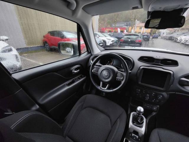 Jeep Renegade image 5
