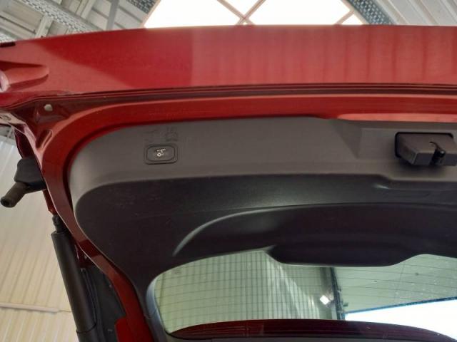Ford Kuga image 1