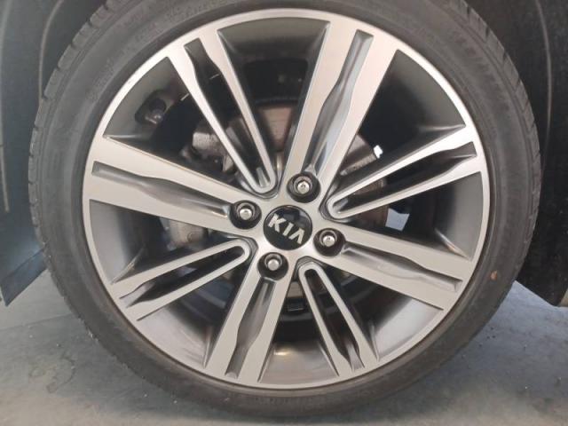Kia Picanto image 9