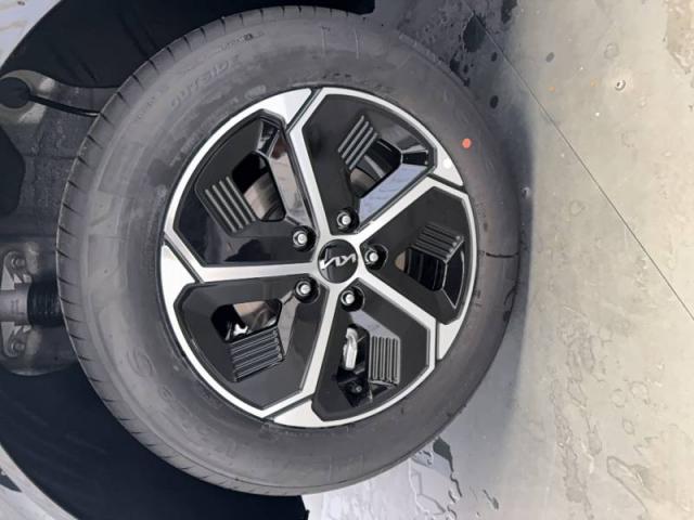 Kia Niro image 7