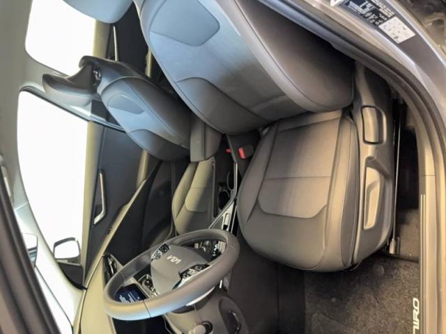 Kia Niro image 8