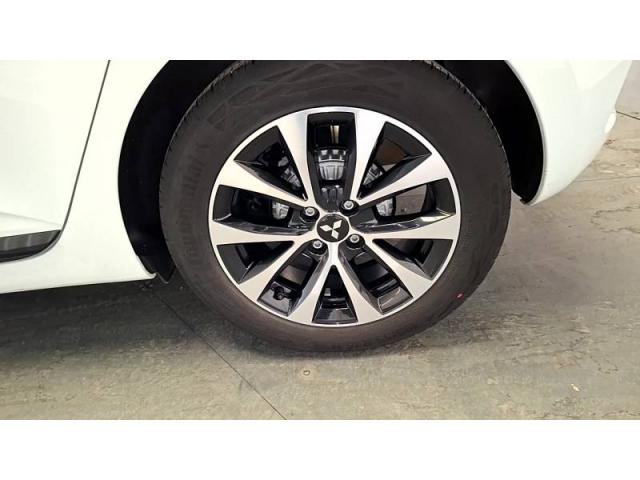 Mitsubishi Colt image 5