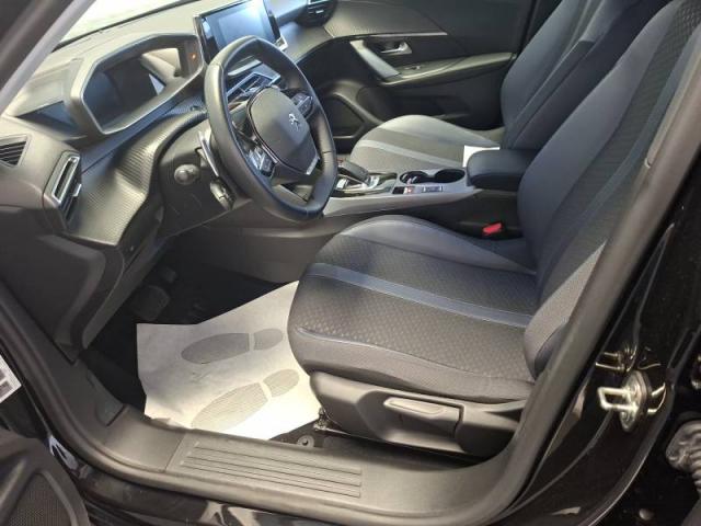 Peugeot 2008 image 6