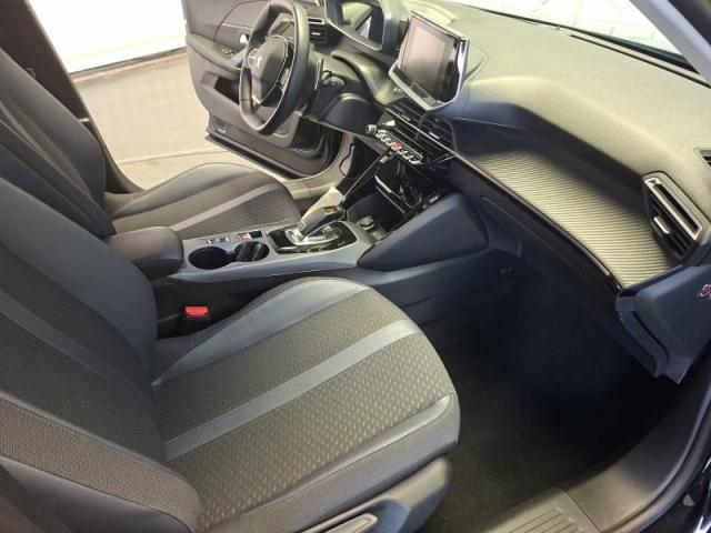 Peugeot 2008 image 7