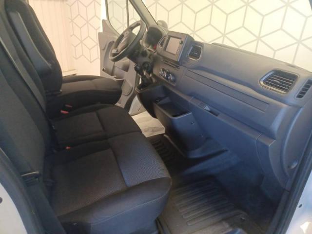 Renault Master image 1