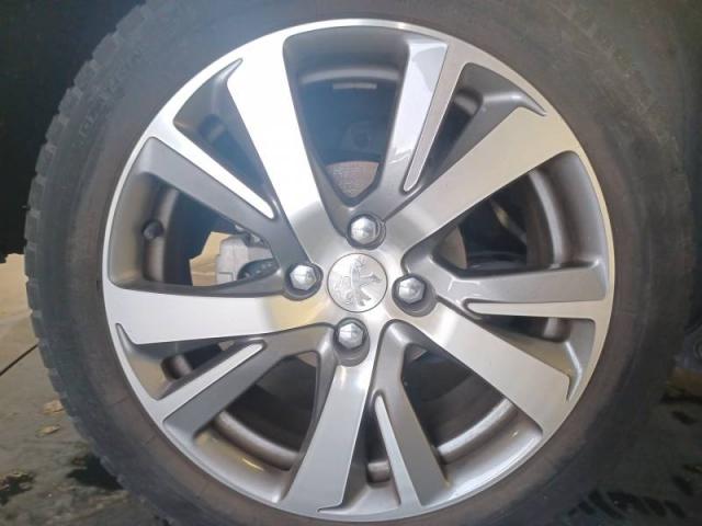 Peugeot 2008 image 8