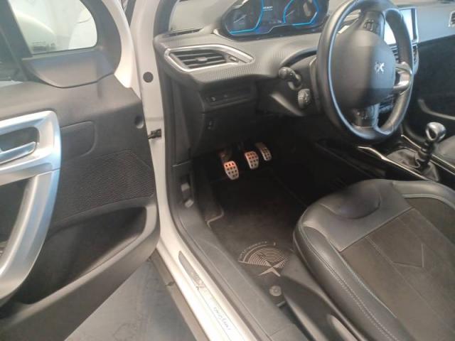 Peugeot 2008 image 4