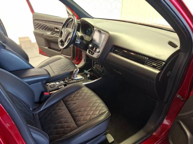 Mitsubishi Outlander image 8