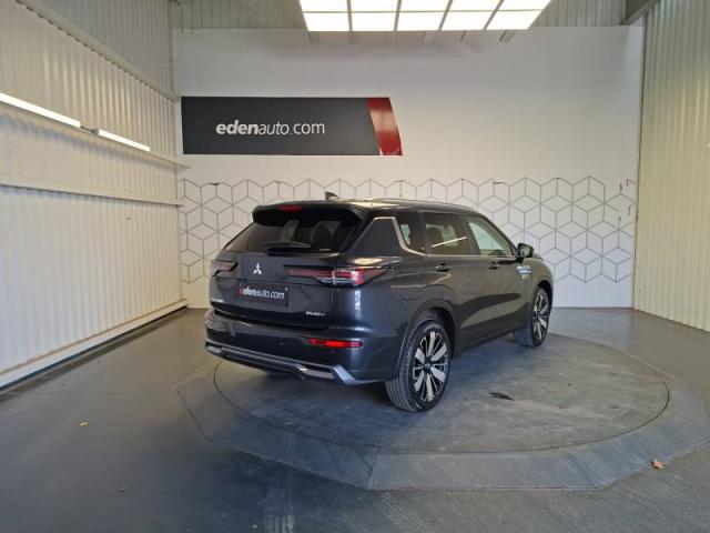 Mitsubishi Outlander image 1