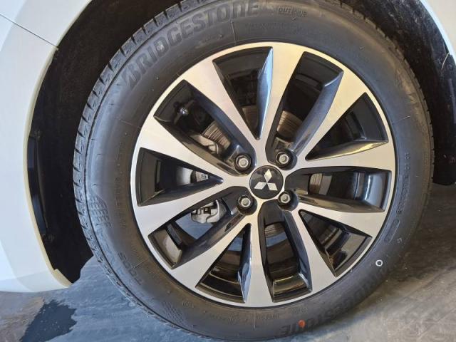 Mitsubishi Colt image 9