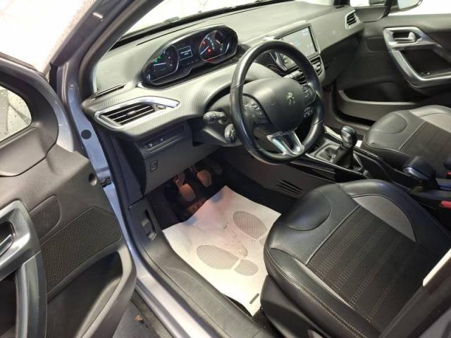 Peugeot 2008 image 2