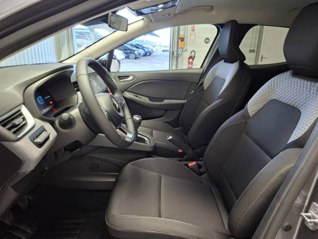 Mitsubishi Colt image 8