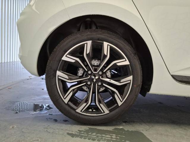 Mitsubishi Colt image 8