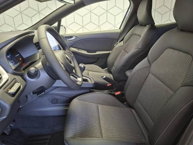 Mitsubishi Colt image 5