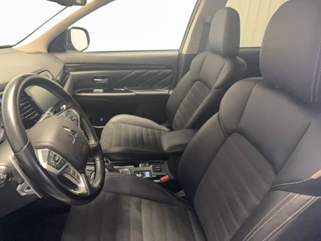 Mitsubishi Outlander image 3