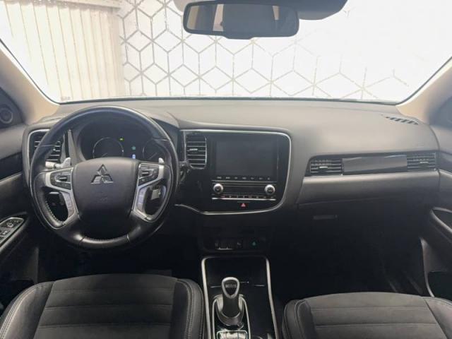 Mitsubishi Outlander image 8