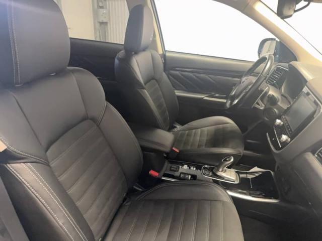 Mitsubishi Outlander image 5