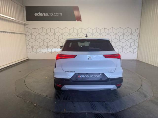 Mitsubishi Grandis image 5