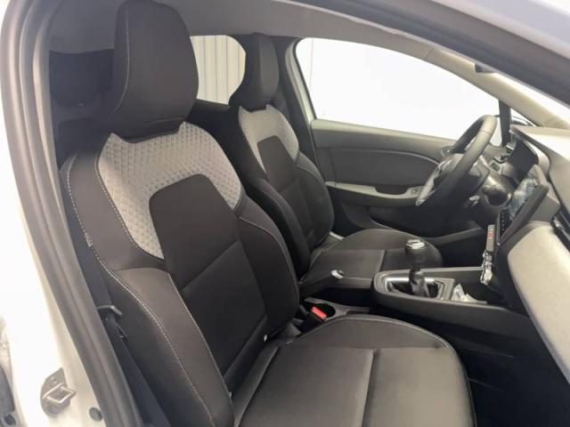 Mitsubishi Colt image 5