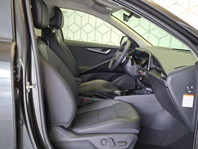 Kia Niro image 8