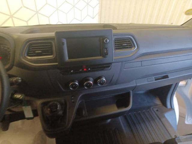 Renault Master image 9
