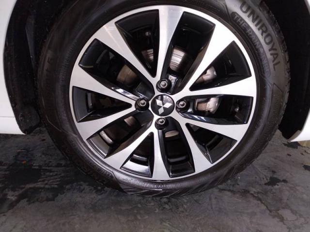 Mitsubishi Colt image 8