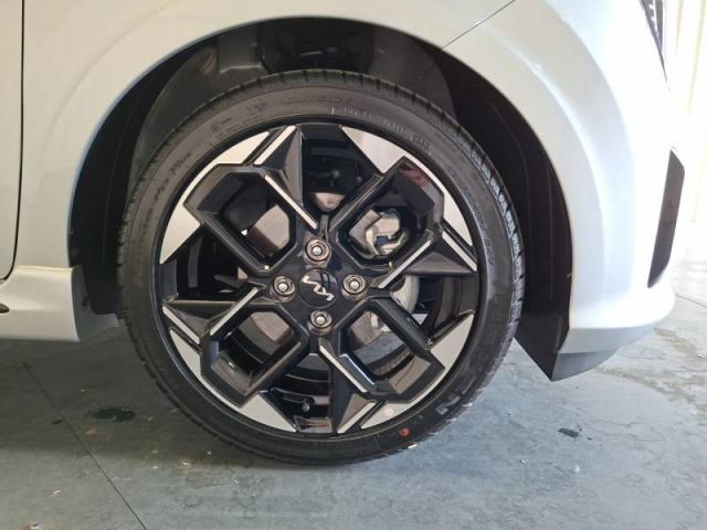 Kia Picanto image 9