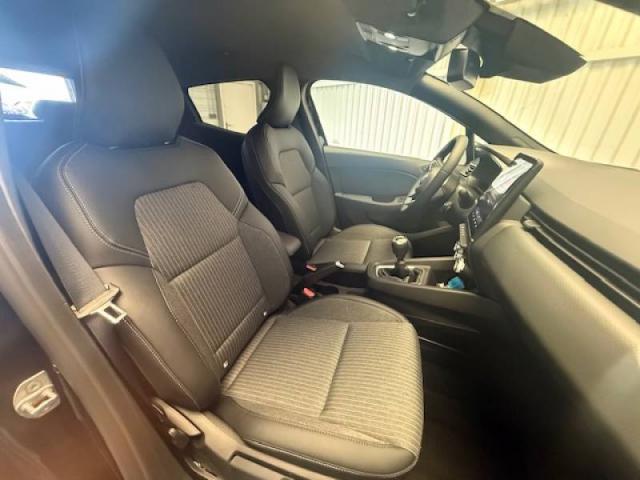 Mitsubishi Colt image 7