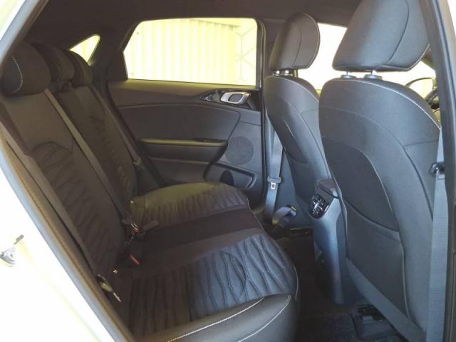 Kia Ceed image 8