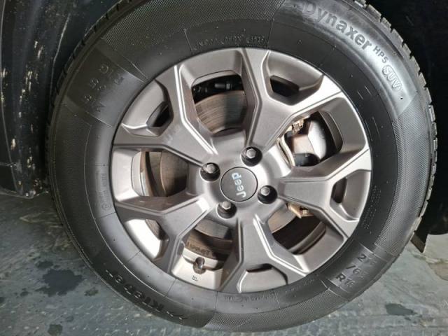 Jeep Avenger image 8