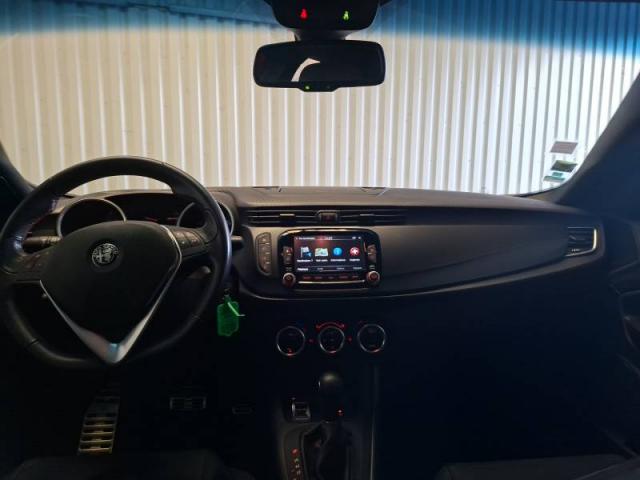 Alfa Romeo Giulietta image 7