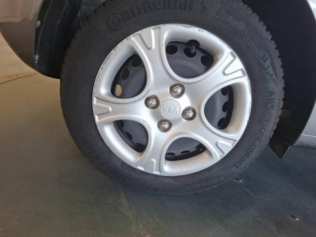 Kia Picanto image 8