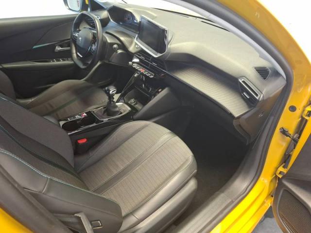 Peugeot 208 image 8