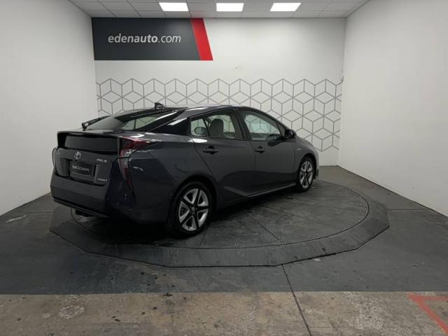 Prius image 6