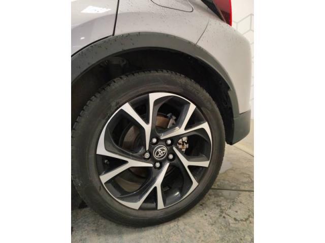 Toyota C-Hr image 6