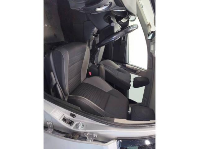Toyota Auris image 5