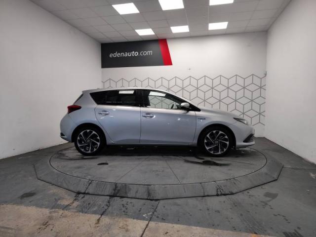 Toyota Auris image 2