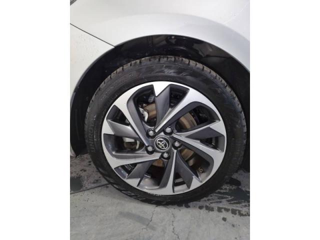 Toyota Auris image 6